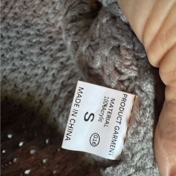 Women's grey Knit Sweater Top - Picture 6 of 6